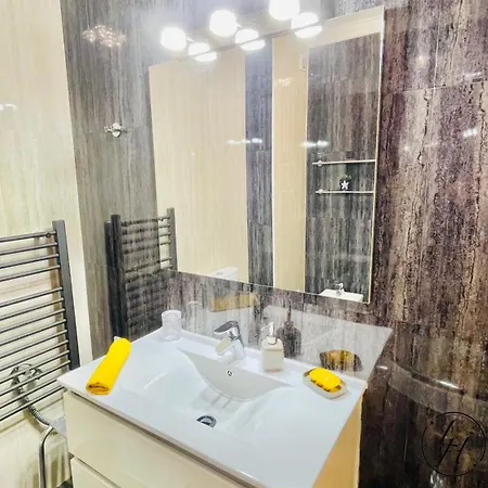 Casa Dos Avos - 150m - Well Finished - Terrace Apartment *